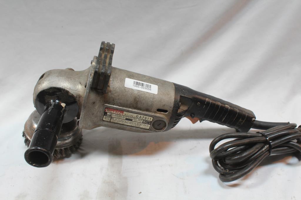 Makita GA7911 Angle Sander/Grinder Property Room