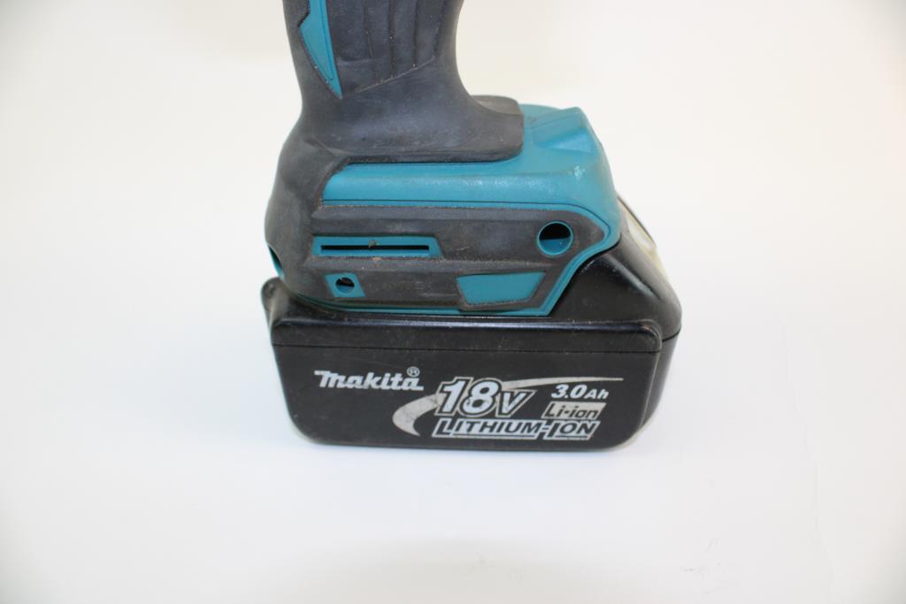 Makita LXGC01 Cordless Caulk & Adhesive Gun Property Room