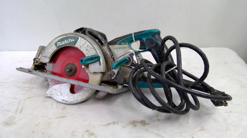 Makita Magnesium Hypoid Saw