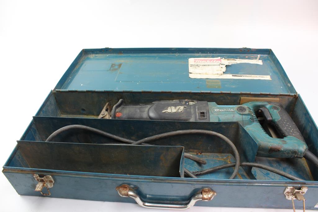 Makita Reciprocating Saw With Case Property Room