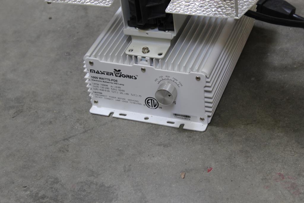 Master Works 1000 WattsPDE Ballast With Reflector Property Room