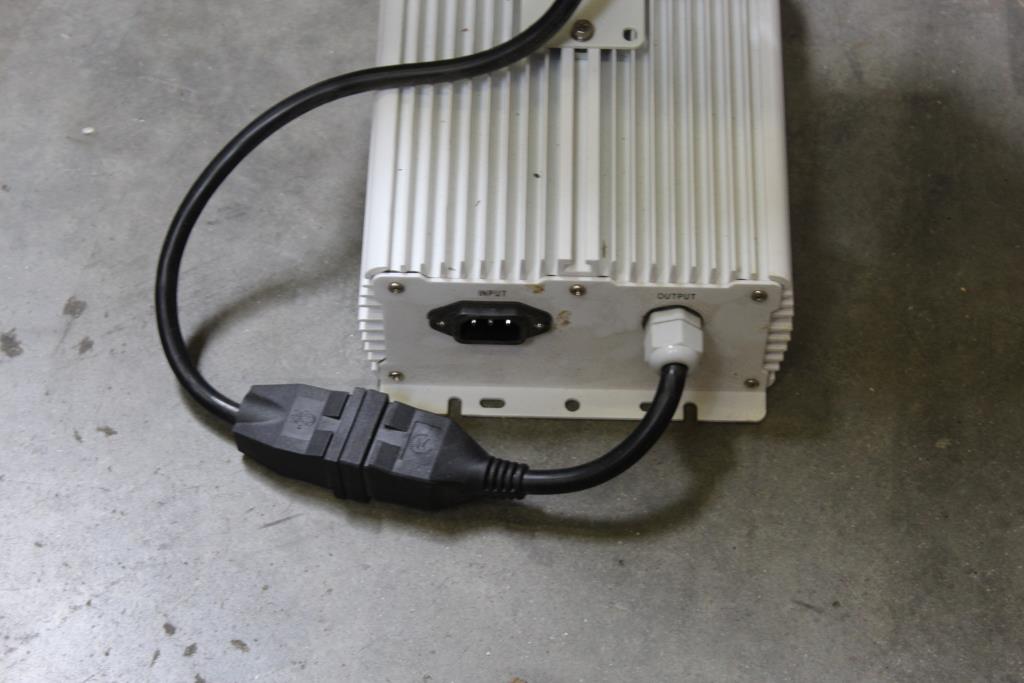 Master Works 1000 WattsPDE Ballast With Reflector Property Room