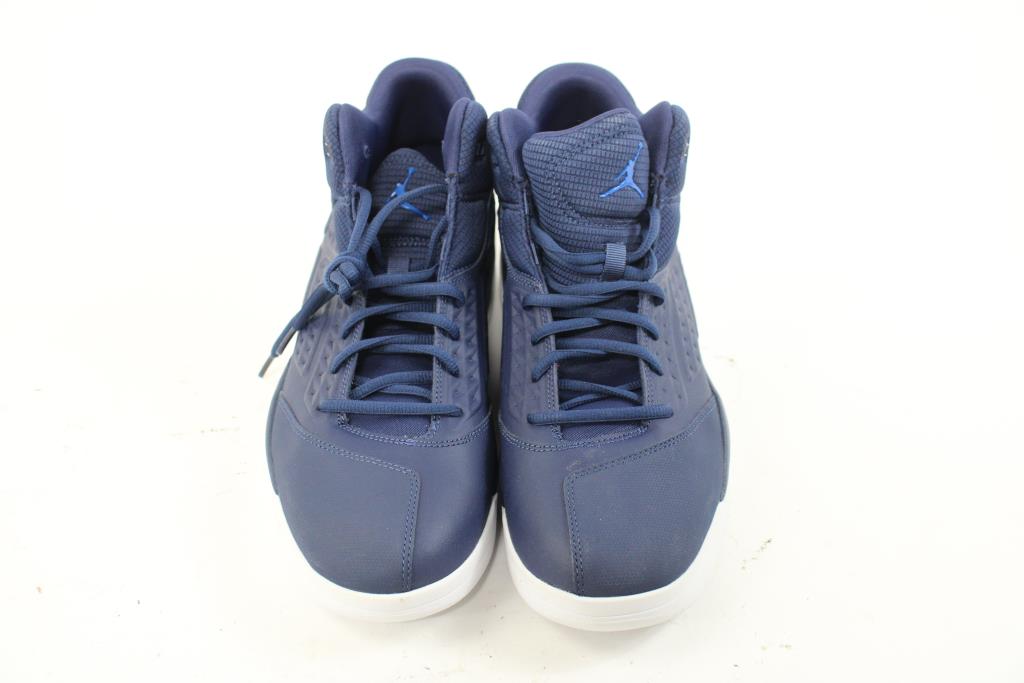 mens basketball shoes size 11