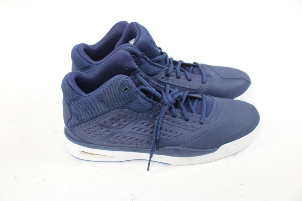 mens basketball shoes size 11.5