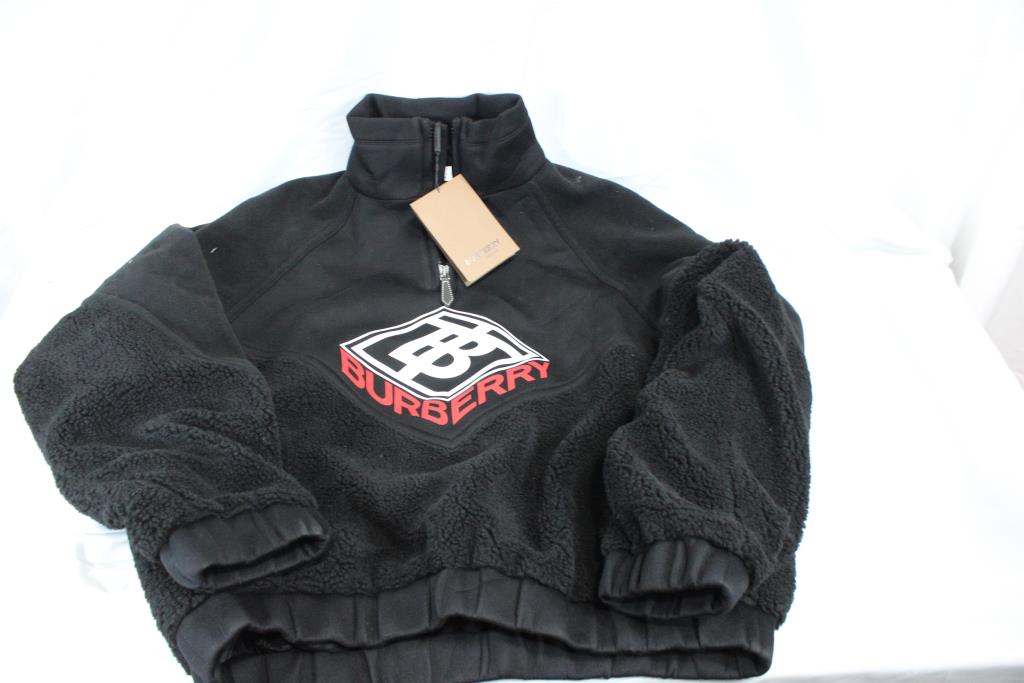 Men's Burberry Pull-Over Size Medium