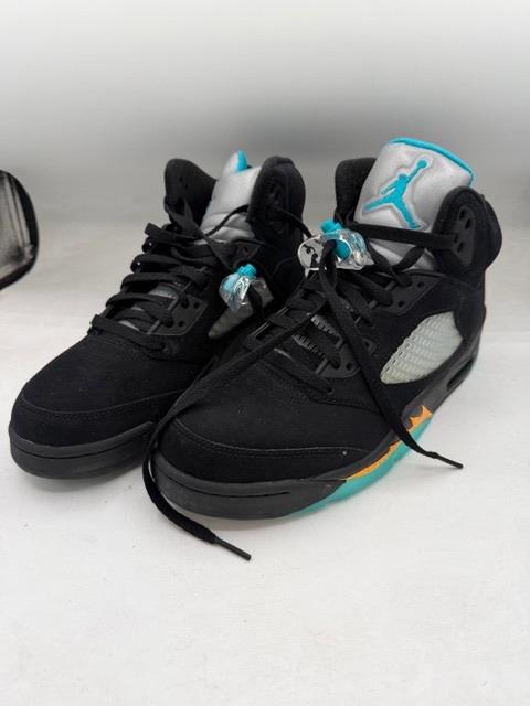 Men's Nike Jordan 5 Retro Size 9