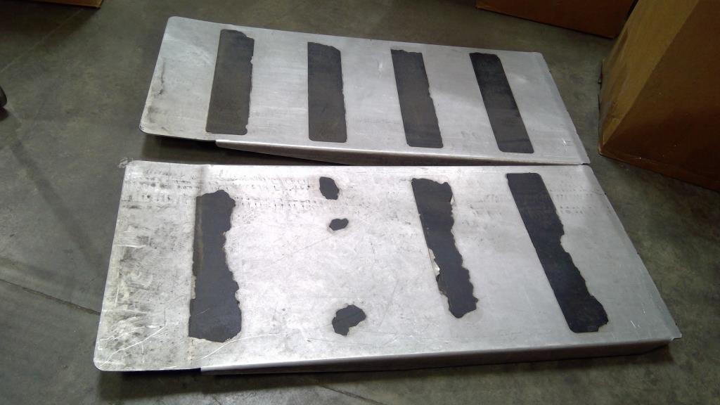 Metal Ramps, 2 Pieces