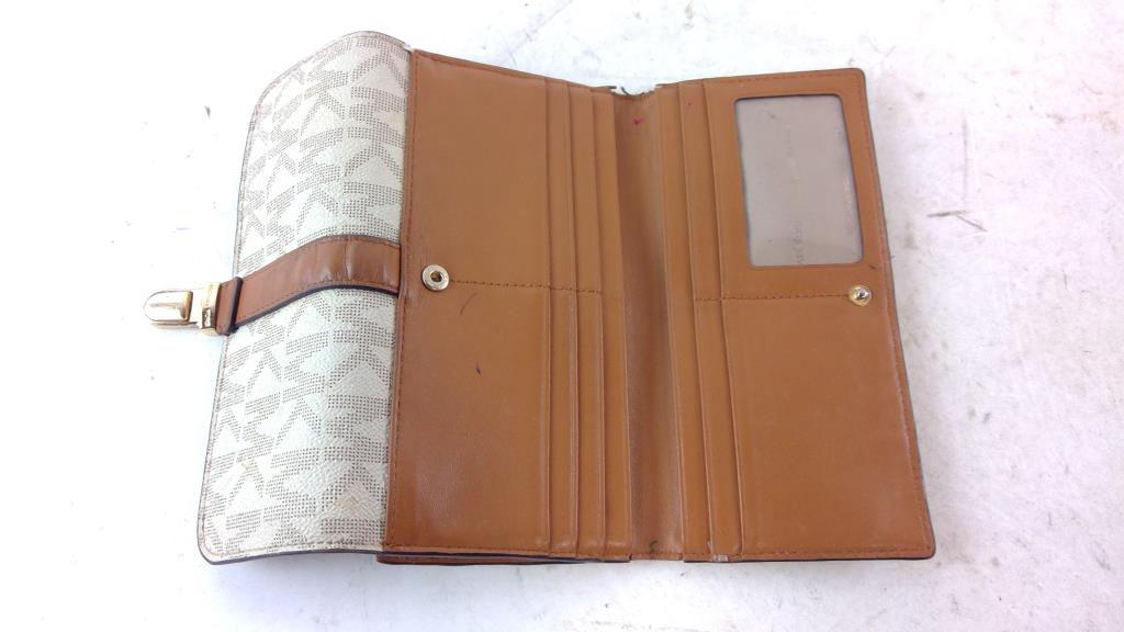 Micheal Kors Wallet