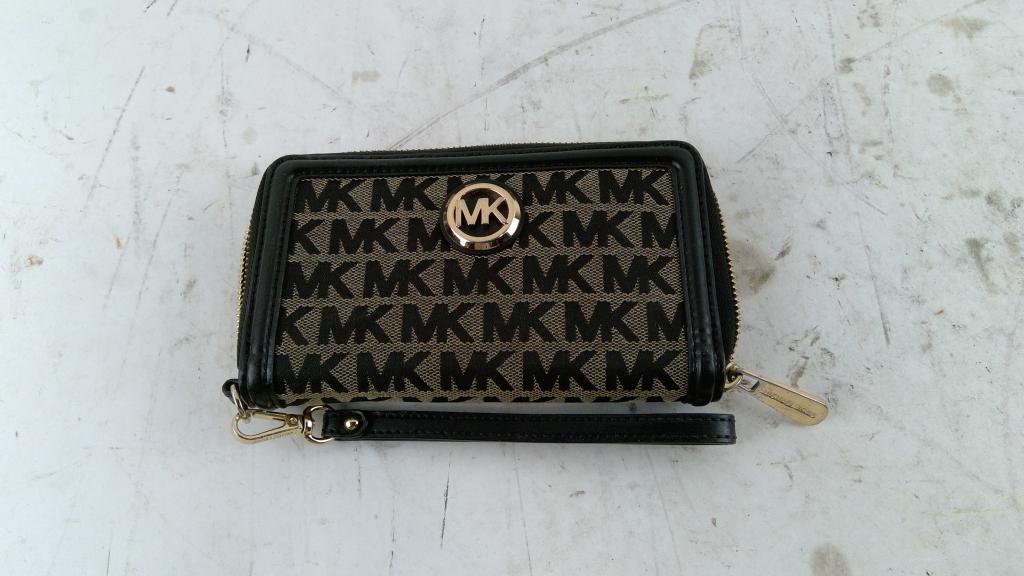Micheal Kors Wallet
