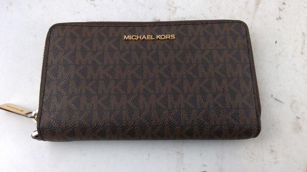 Micheal Kors Wallet