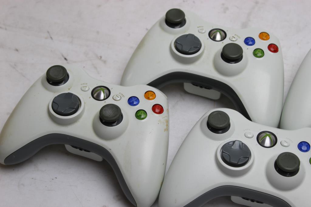 Microsoft Xbox 360 Wireless Controllers, 5 Pieces Property Room