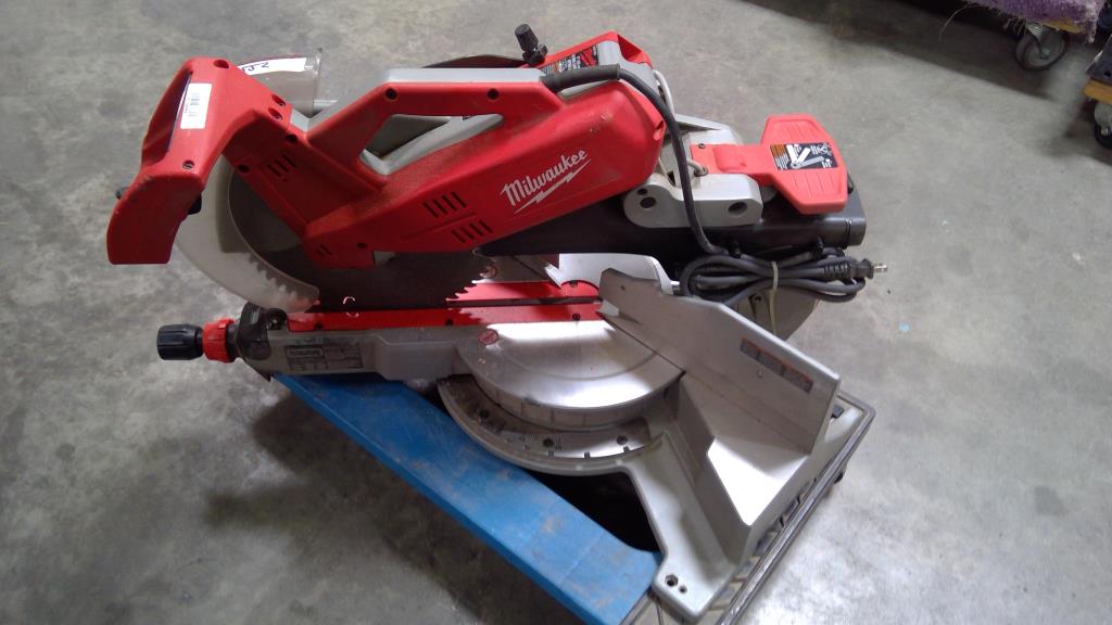 Milwaukee 12" Sliding Compound Miter Saw