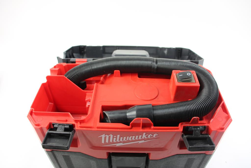 Milwaukee 2 Gallon Wet/ Dry Vacuum Property Room
