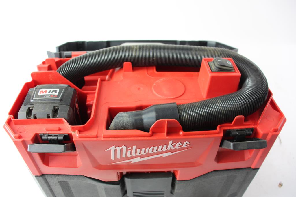 Milwaukee 2 Gallon Wet/Dry Vacuum Property Room