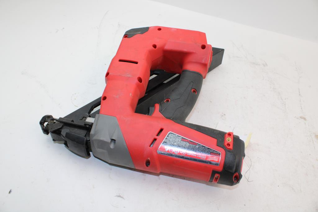 Milwaukee 274320 Cordless Battery 15 Gauge Finish Nailer (Tool Only
