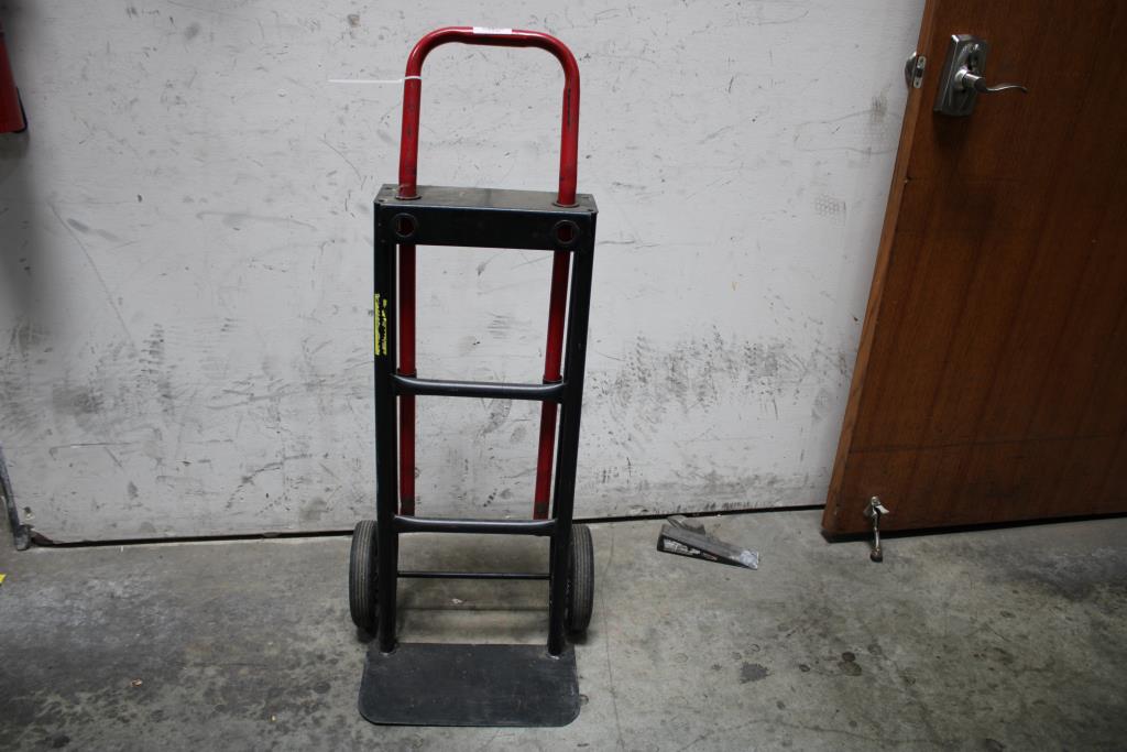 Milwaukee 300/500lb Capacity Convertible Hand Truck