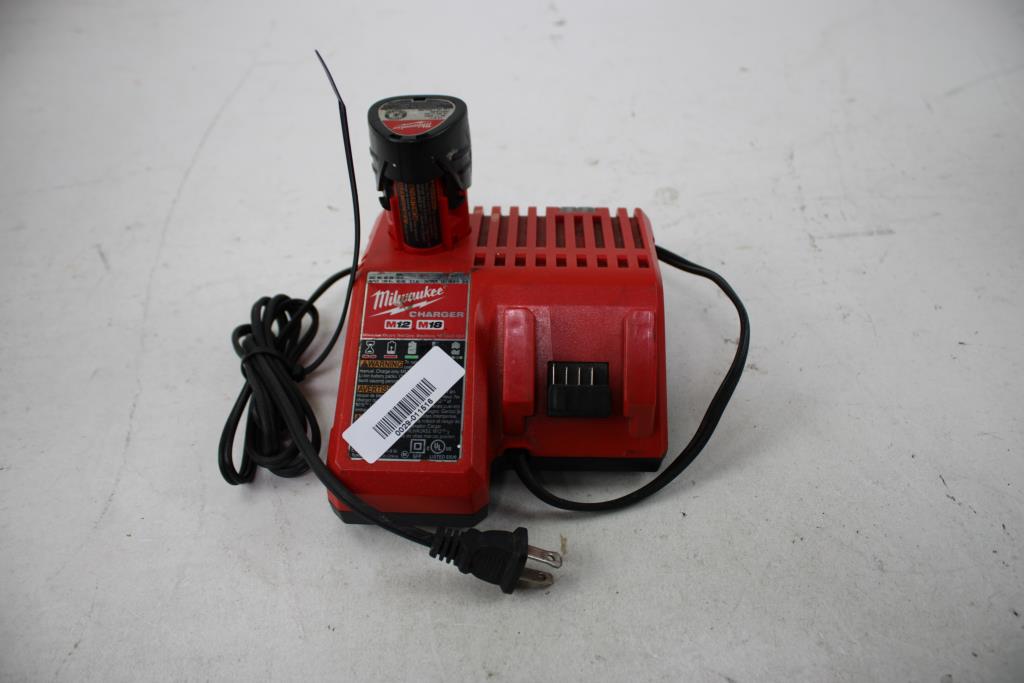 Milwaukee Battery Charger Muti-port Charging