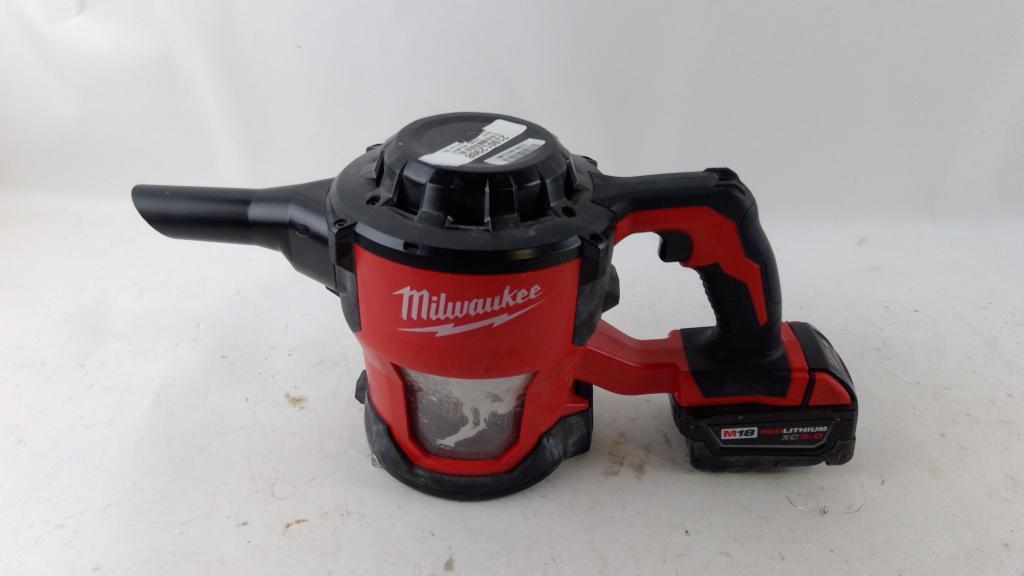 Milwaukee Compact Vacuum