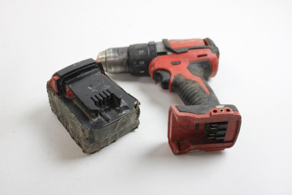 Milwaukee Drill Driver, Battery