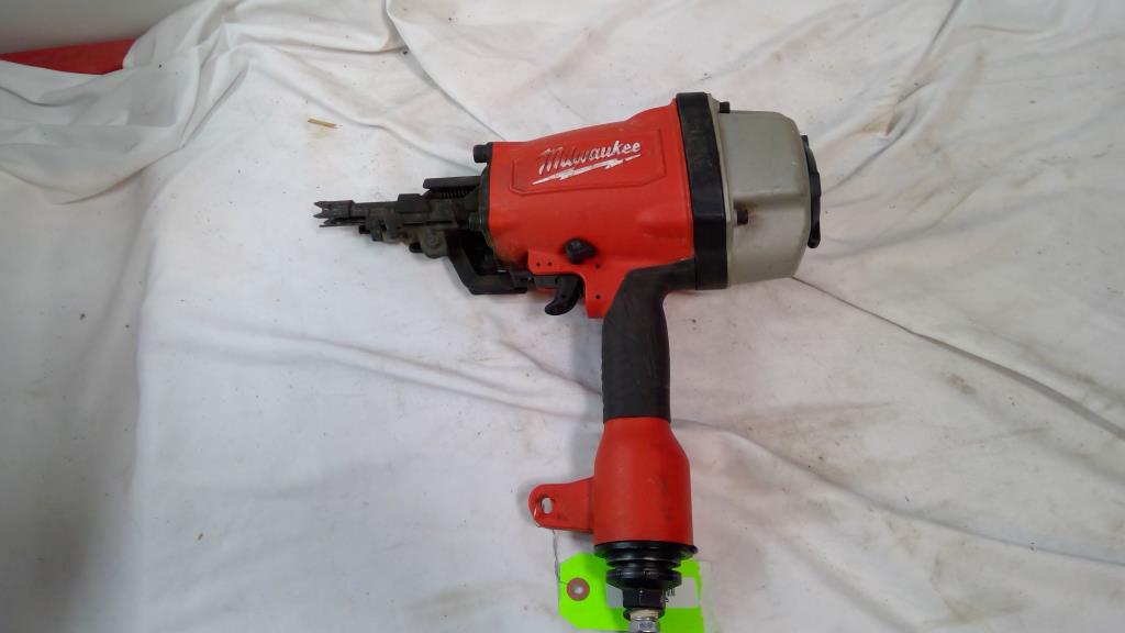 Milwaukee Framing Nailer, A22/90H1 Property Room