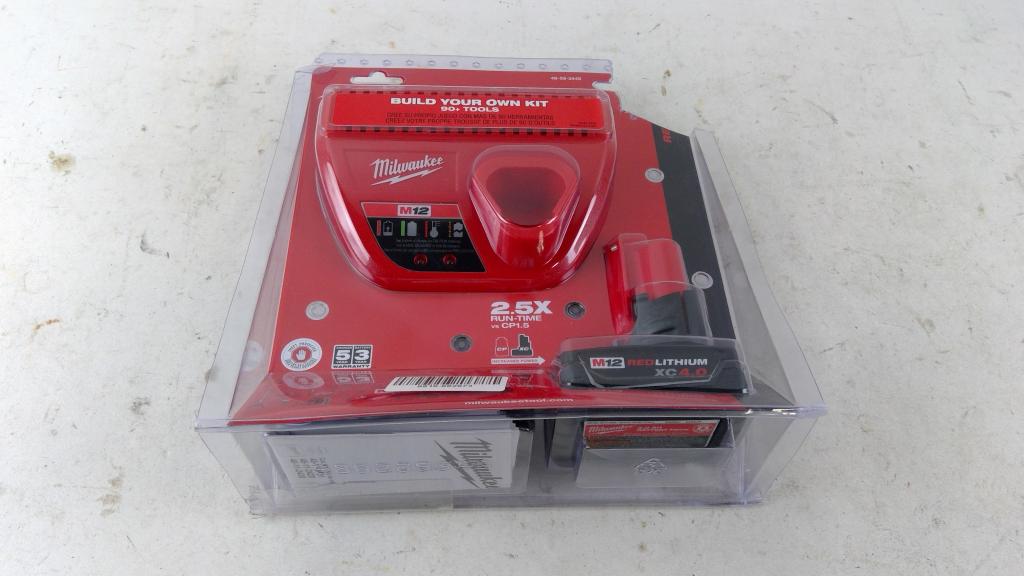 Milwaukee M12 Battery Charger Kit