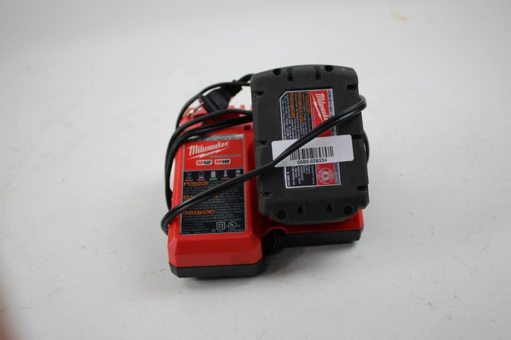 Milwaukee M12 M18 Charger With 1.5Ah Battery