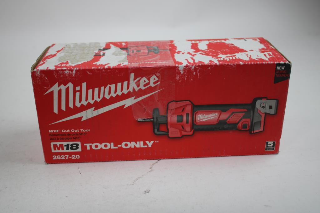 Milwaukee M18 Cut Out Tool