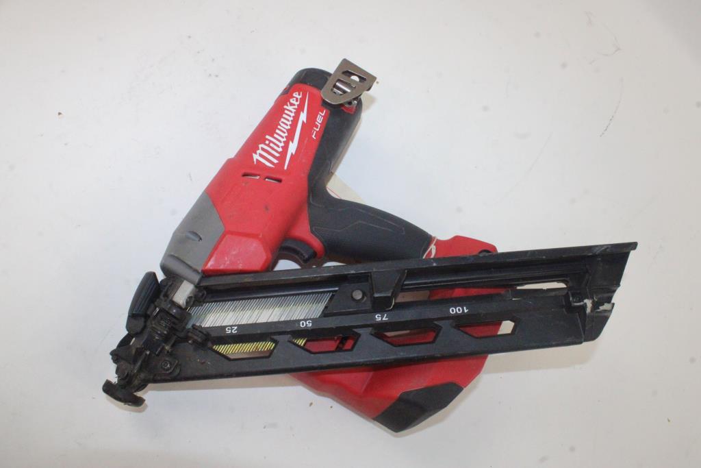 Milwaukee M18 Fuel 15 Gauge Finish Nailer Property Room