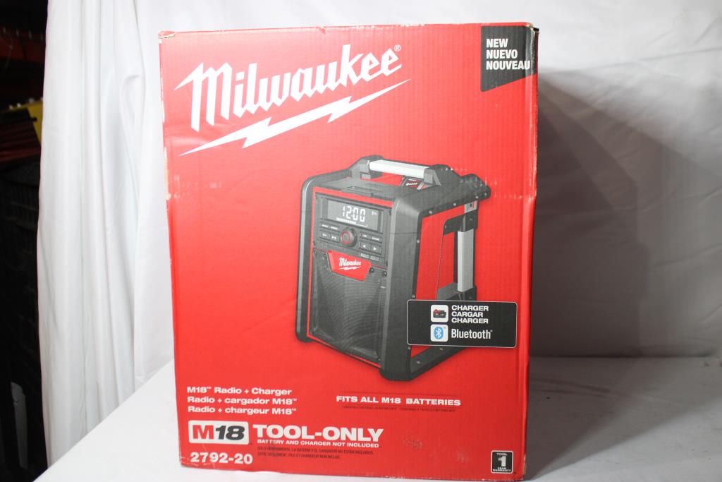 Milwaukee M18 Radio + Charger, Bluetooth Connection