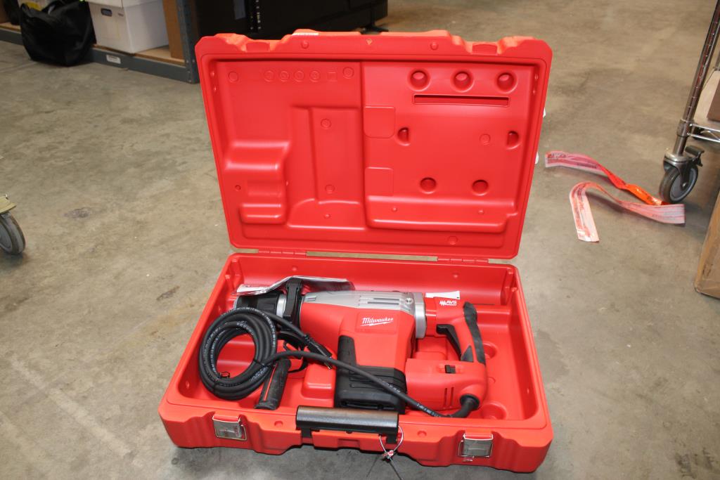 Milwaukee SDSMax Rotary Hammer And Demolition Hammer 542621