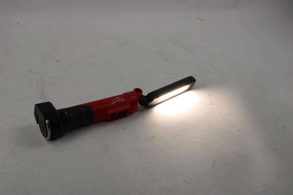 Milwaukee USB Light Stick With Magnet