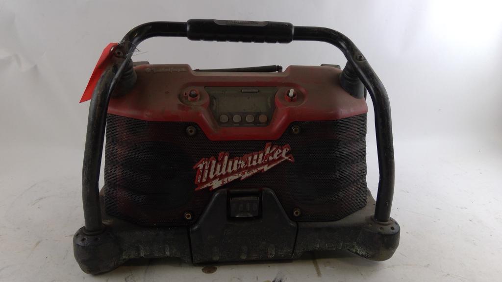 Milwaukee Worksite Radio
