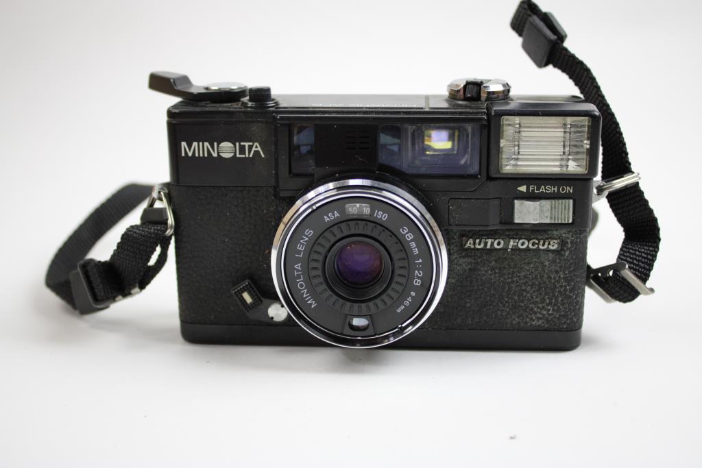 Minolta HI-MATIC AF2 35mm SLR Camera With MC Auto Extension Tubes
