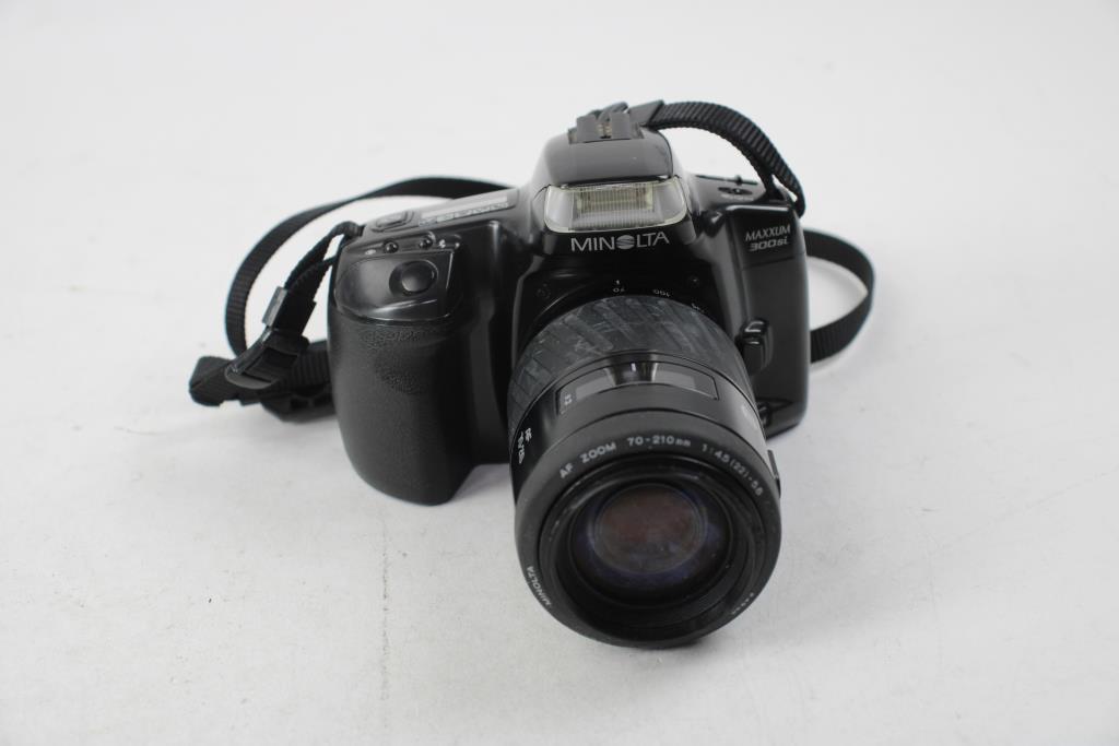 Minolta Maxxum 300si 35mm SLR Camera