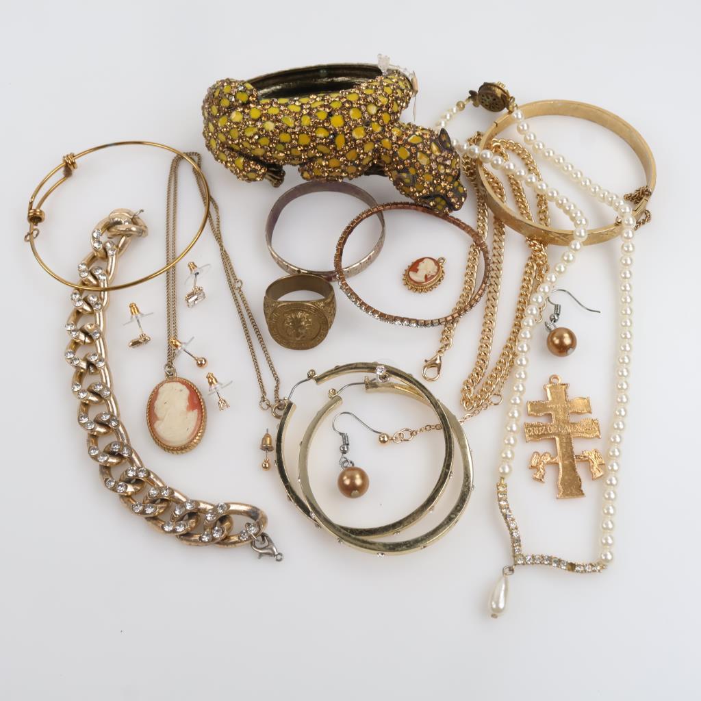 Mixed Jewelry, 12+ Pieces