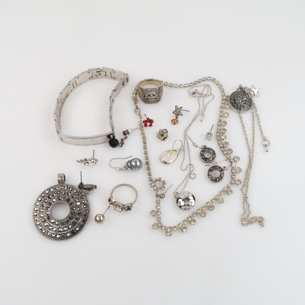 Mixed Jewelry, 17+ Pieces