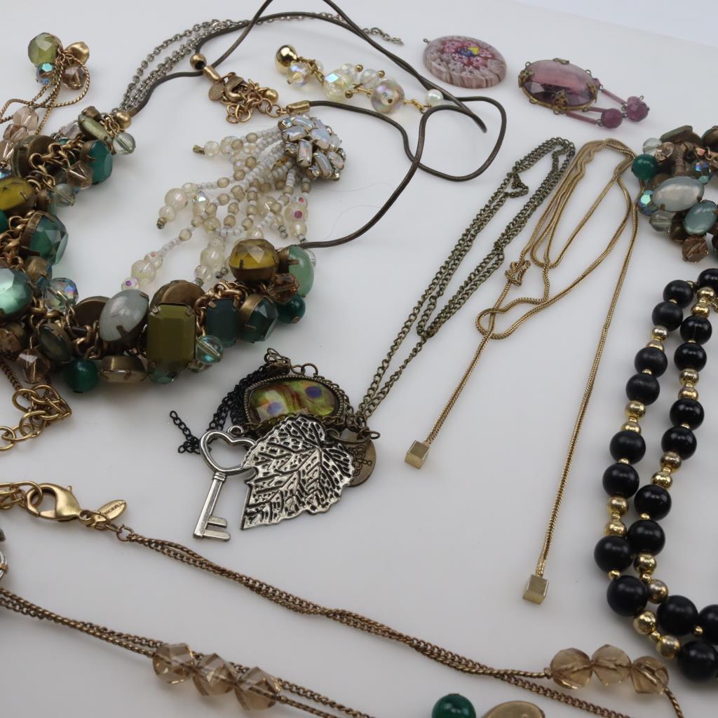 Mixed Jewelry, 5+ Pieces Property Room