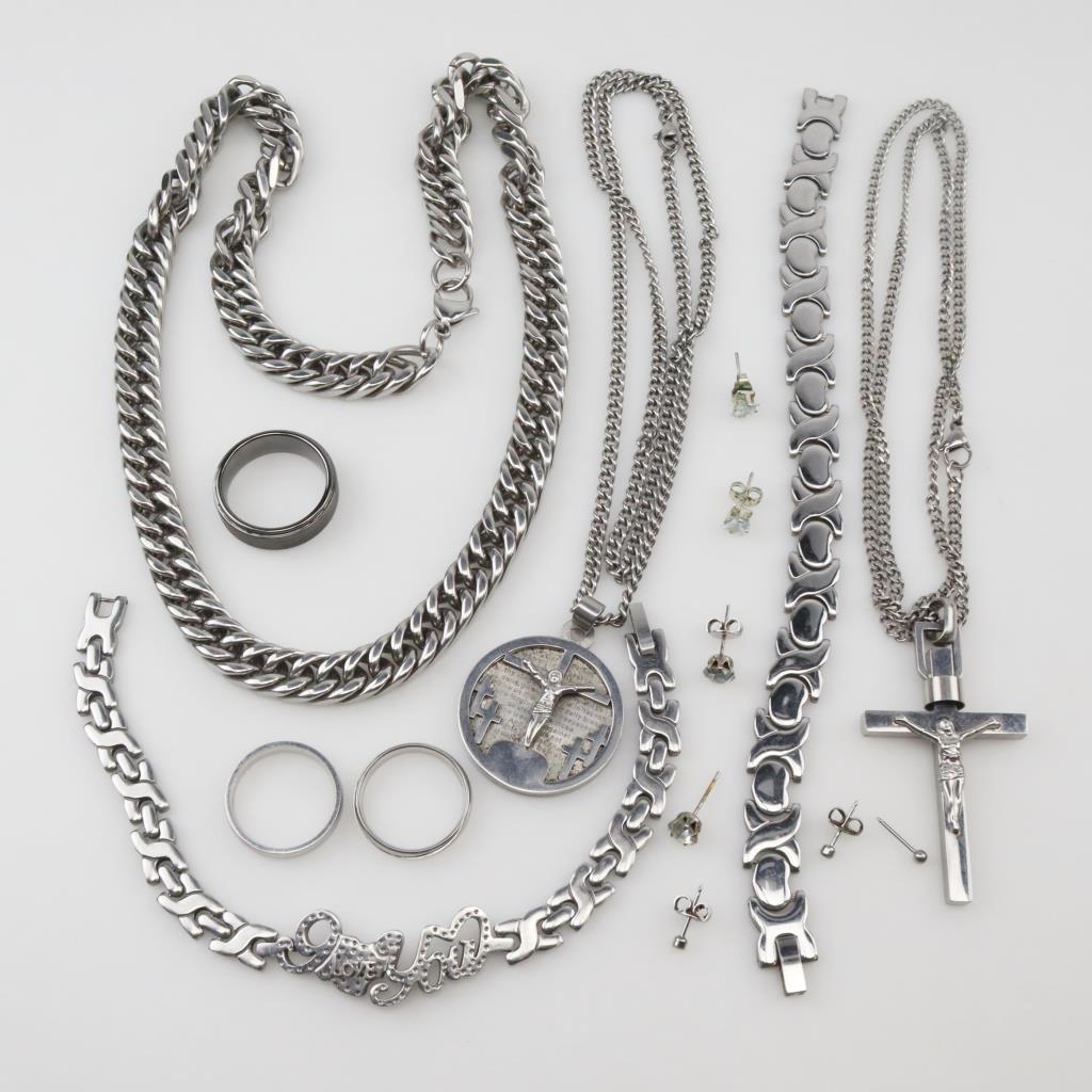 Mixed Jewelry, 8+ Pieces Property Room