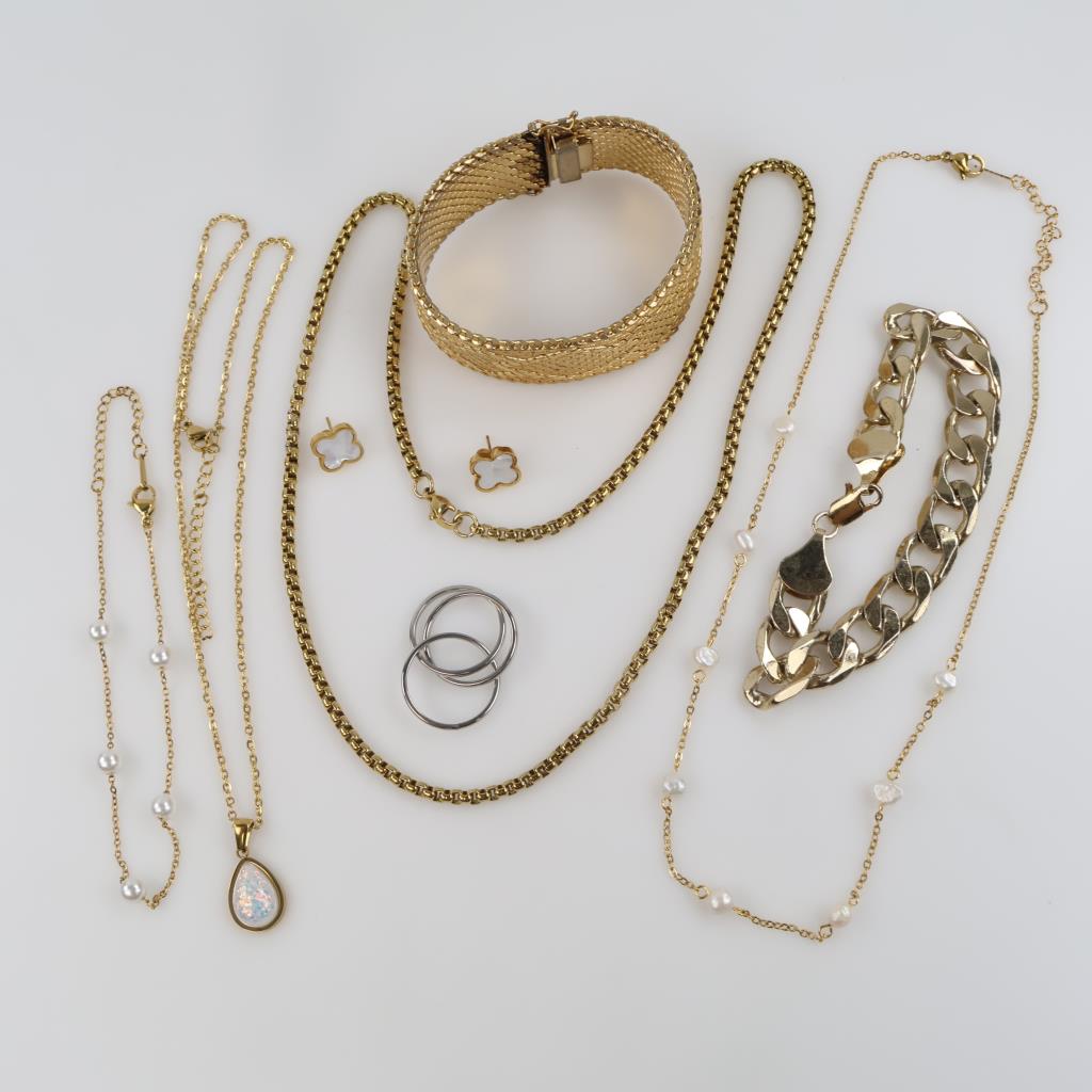 Mixed Jewelry, 8 Pieces