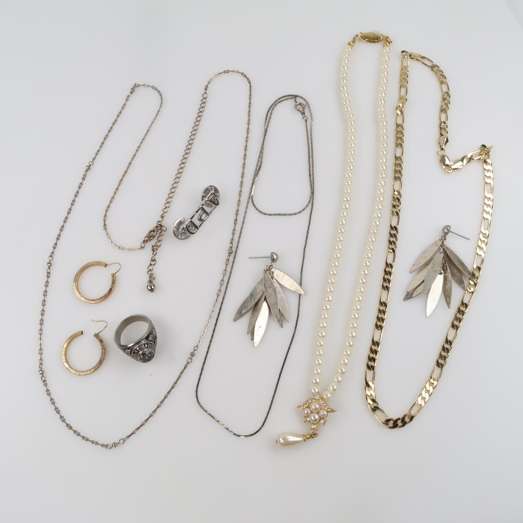 Mixed Jewelry, 8 Pieces