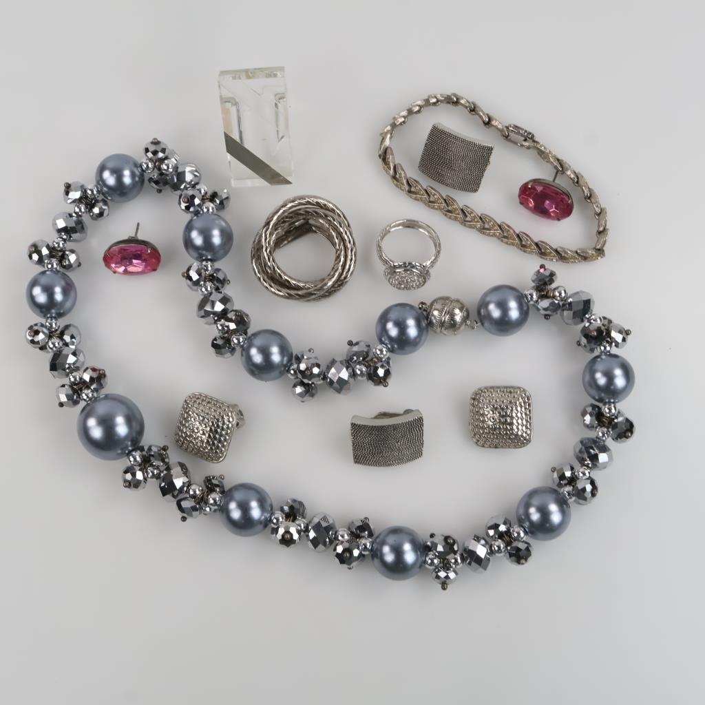 Mixed Jewelry, 8 Pieces