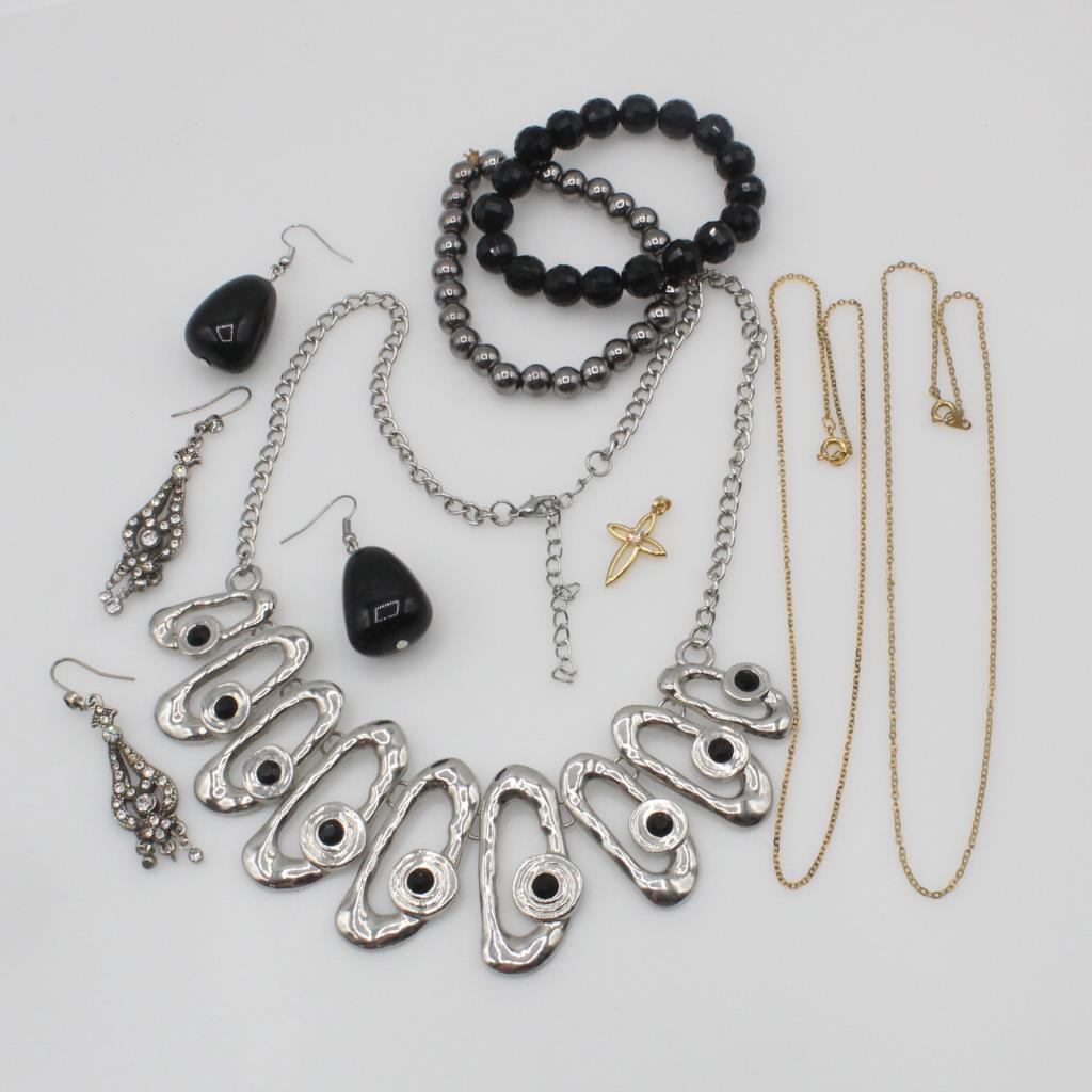Mixed Jewelry, 8 Pieces