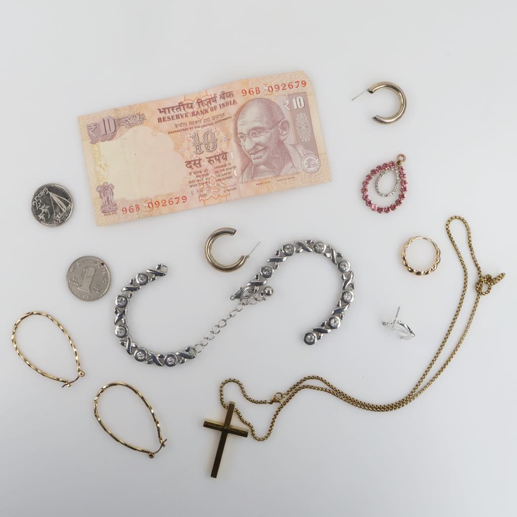 Mixed Jewelry And 10 Rupees, 9+ Pieces