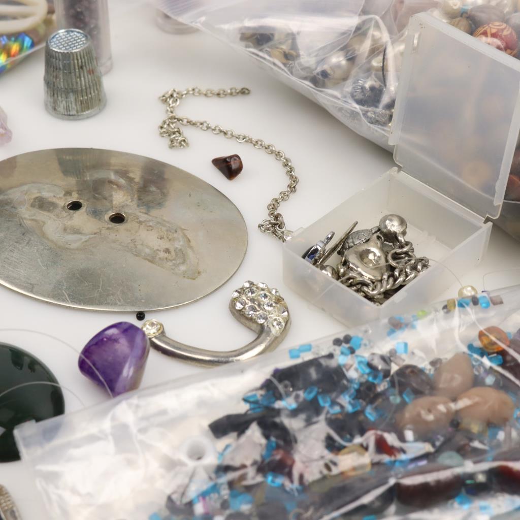 Mixed Jewelry And Craft Supplies, 1+lbs Pieces Property Room