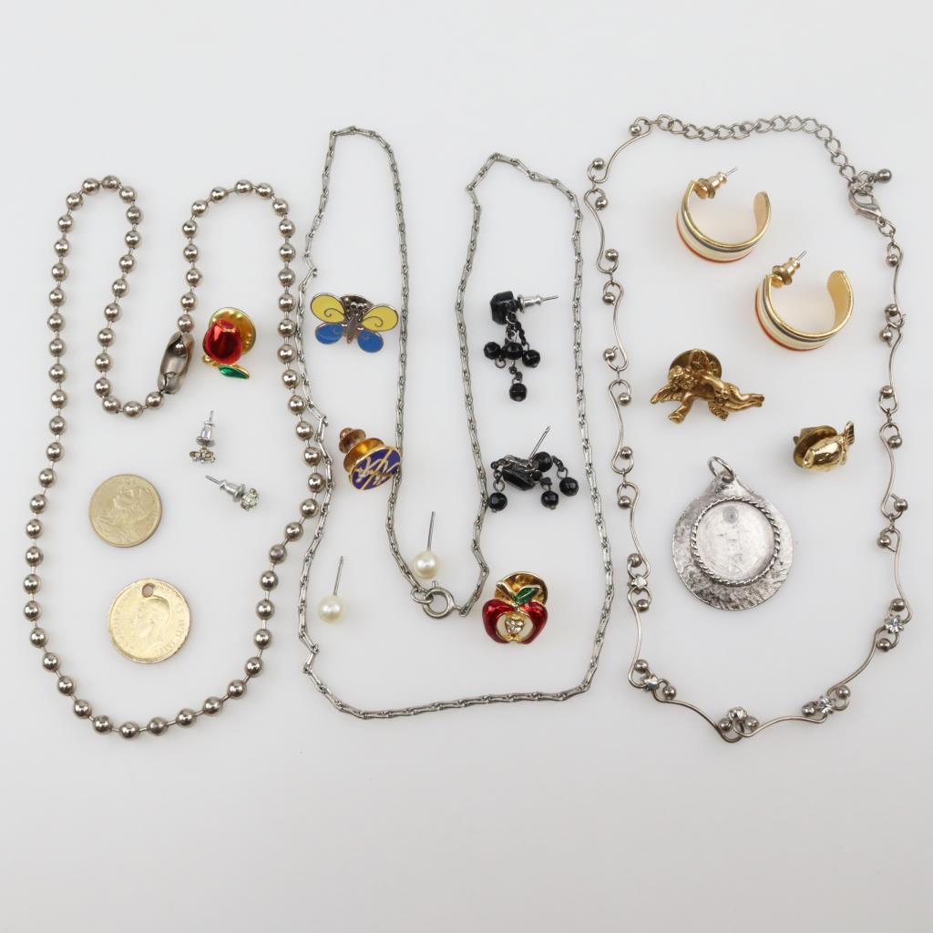 Mixed Jewelry And Foreign Coins, 14+ Pieces Property Room