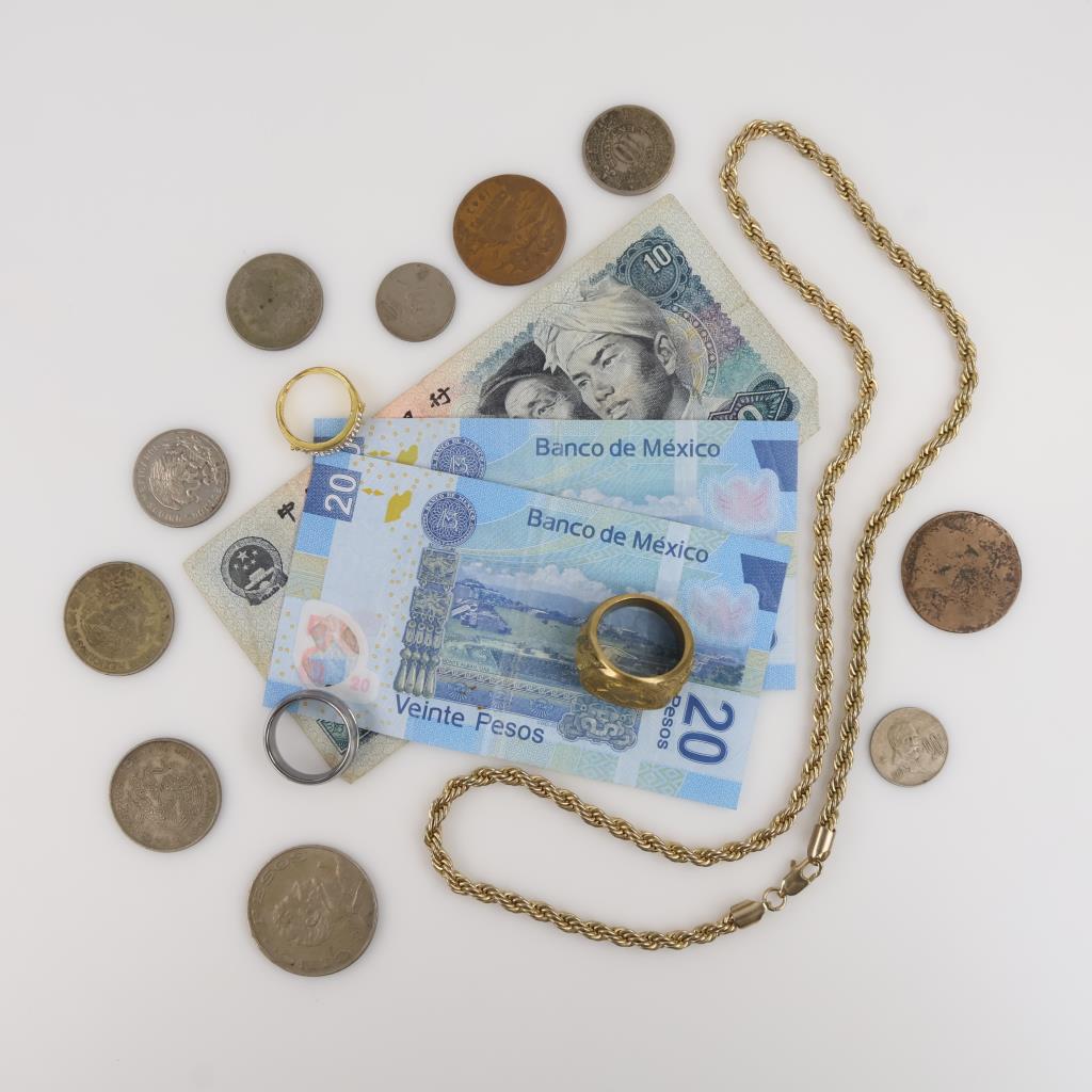 Mixed Jewelry And Foreign Currency, 15+ Pieces