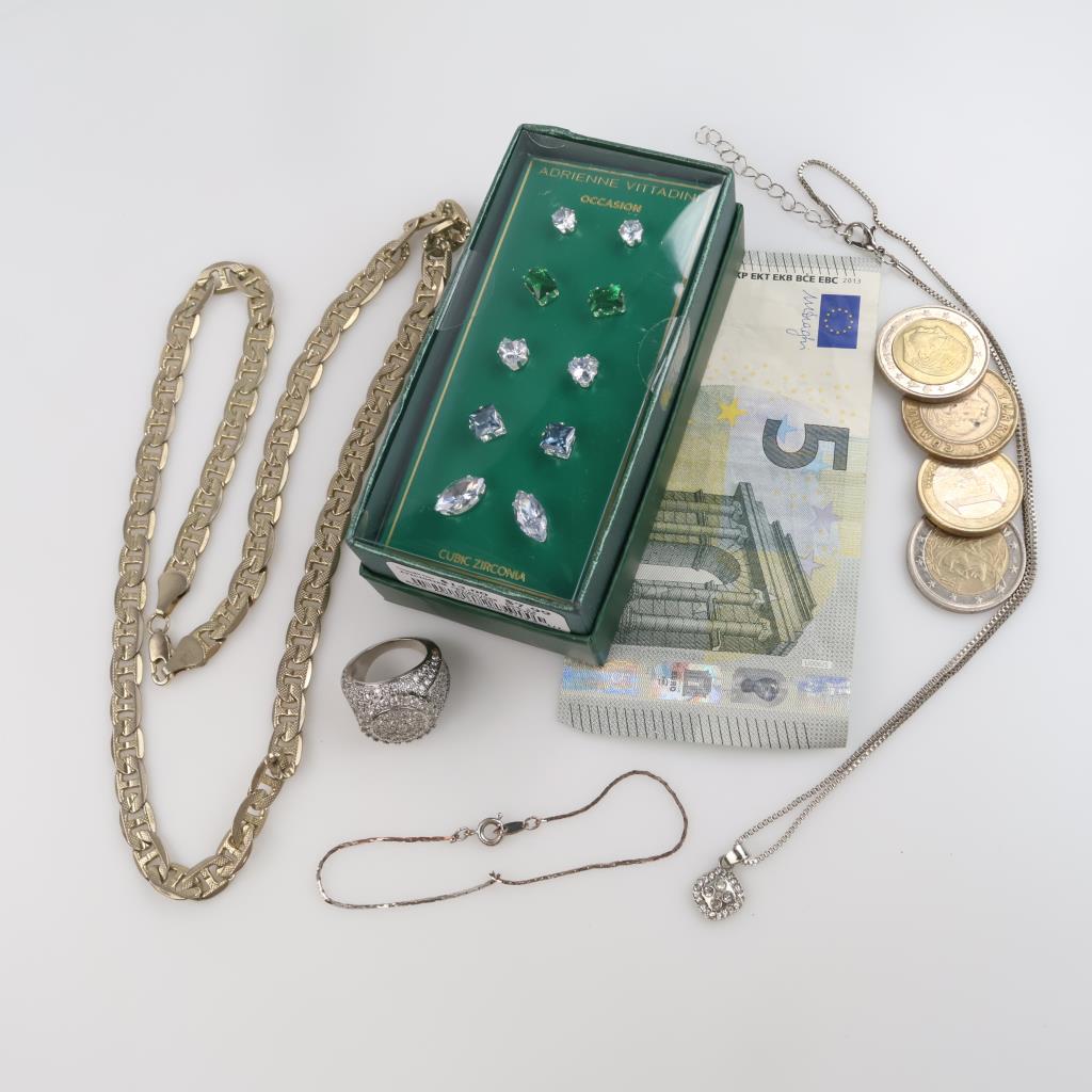 Mixed Jewelry & Foreign Currency, 10+ Pieces