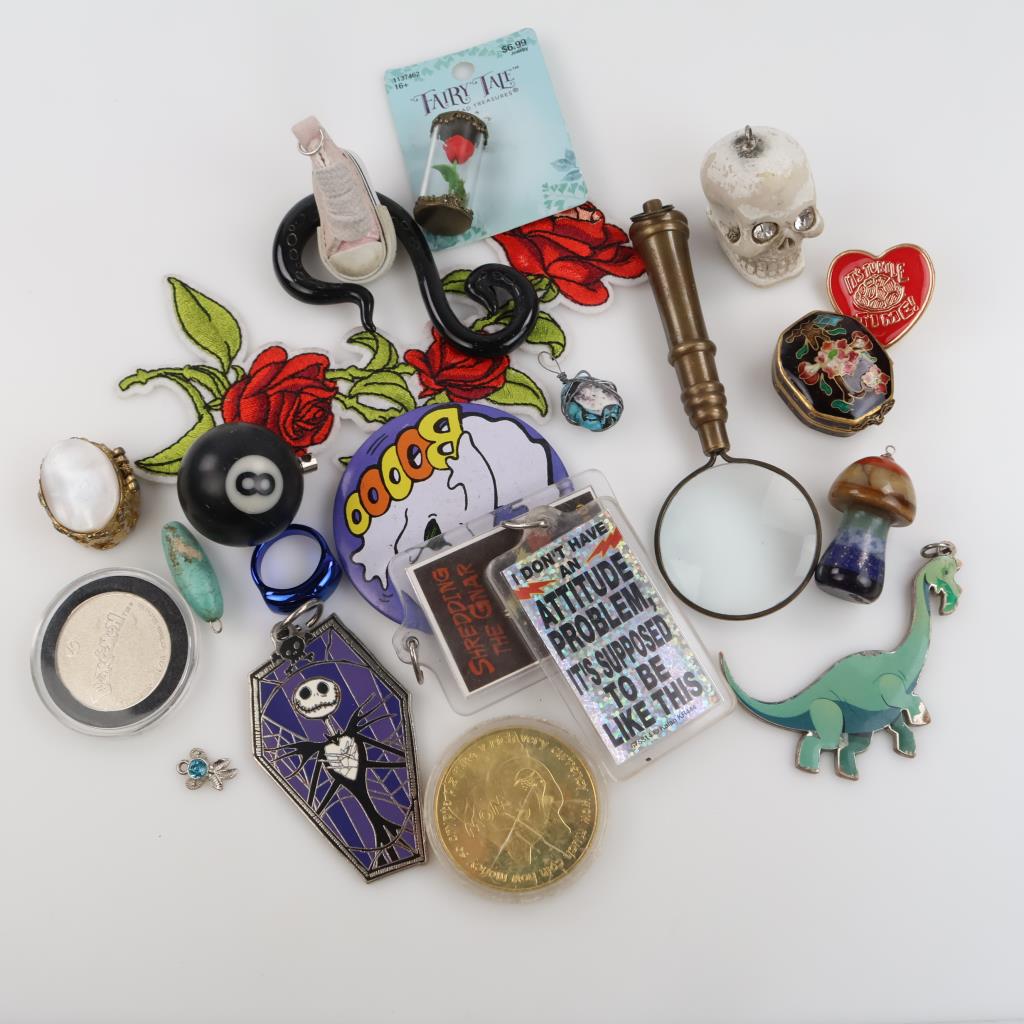 Mixed Jewelry, Keychains & Tokens, 19+ Pieces