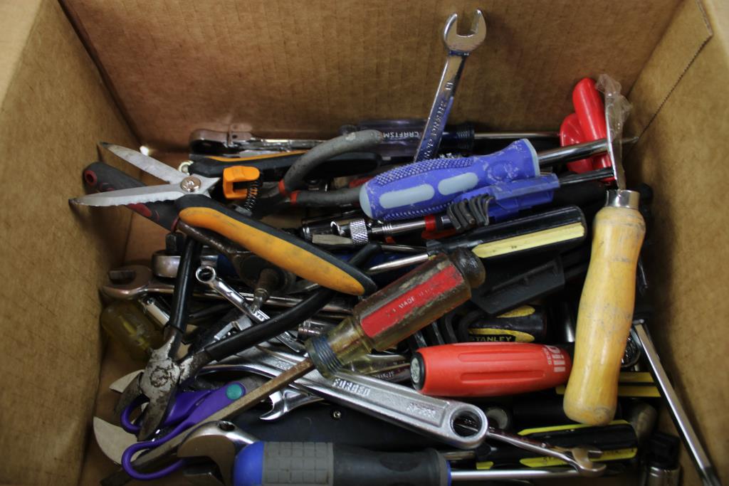 Mixed Tool Lot - Rachet, Combination Wrench, Hex Keys, And More