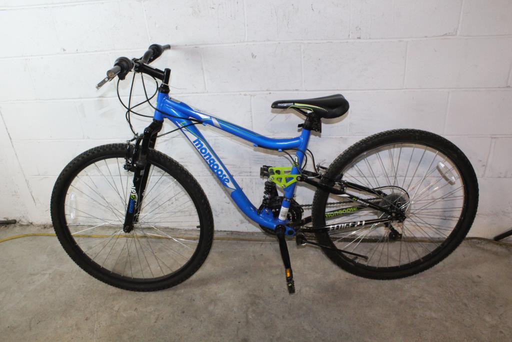 Mongoose Ledge 2.1 Mountain Bike Property Room